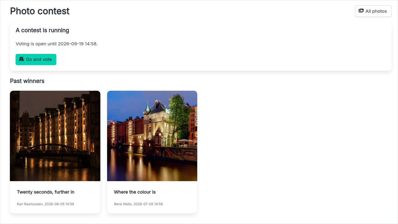 Screenshot: die Wettbewerbsseite - eine laufende Runde mit ihrem Enddatum und frühere Sieger als Karten mit Fotograf und Monat.